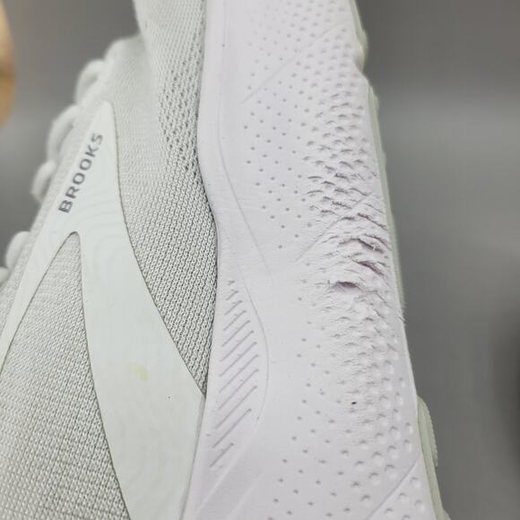 Brooks Ghost Max Running Sneakers Women Size 9 D Wide White Comfort Low Shoes - Picture 9 of 10